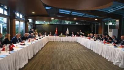 Akşener, partisinin milletvekilleri ve Başkanlık Divanı üyeleriyle bir araya geldi