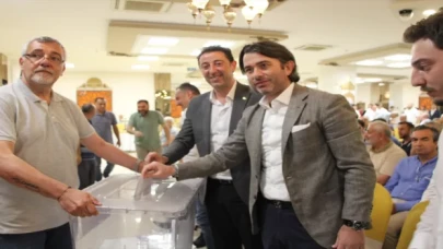 Bandırmaspor’da Onur Göçmez başkanlık seçiminde güven tazeledi