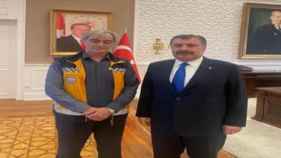 Sağlık Bakanı Koca, o ambulans şoförüyle bir araya geldi