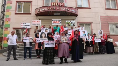 Diyarbakır annelerinin oturma eylemine bir aile daha katıldı