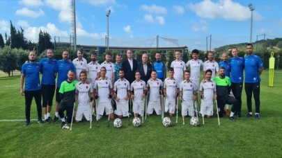 TFF Başkanı Mehmet Büyükekşi, Ampute Futbol Milli Takımı ile buluştu