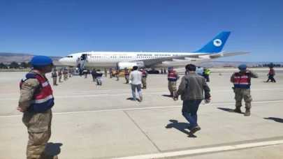 Afganistan uyruklu 227 düzensiz göçmen daha sınır dışı edildi