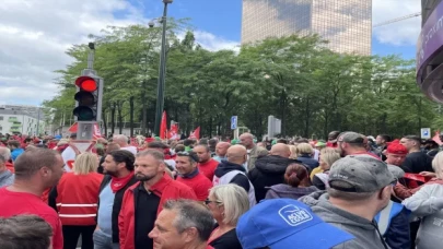 Brüksel’de yaklaşık 80 bin kişi hayat pahalılığını protesto etti