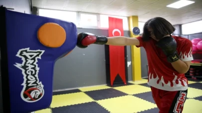 Hem tekvando hem de kick boksta uluslararası başarı peşinde 