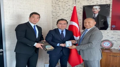 Kazak yetkililer, Türkiye Halter Federasyonunu ziyaret etti