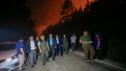Bakanlar Kirişci ve Soylu, Marmaris’teki yangın bölgesinde incelemelerde bulundu