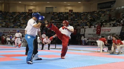 Milli kick boksçu, askeriyeden aldığı özel izinle Türkiye Şampiyonası’na katıldı