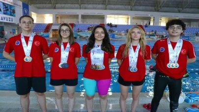 Tekirdağlı milli yüzücüler Sırbistan’dan 22 madalyayla döndü