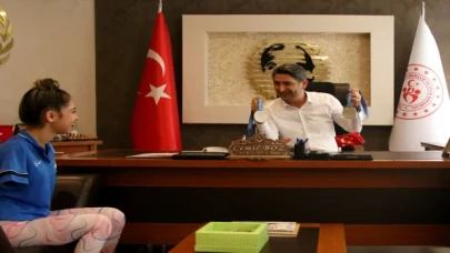 Paralimpik sporcu Sevilay Öztürk kayıp madalyalarına kavuştu