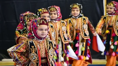 Sivas’ta düzenlenen Türkiye Halk Oyunları Federasyonu Bölge Yarışması sona erdi