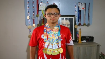 Down sendromlu milli atlet Emirhan’ın dünya şampiyonasındaki büyük başarısı 