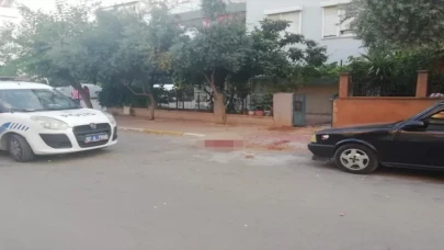 Antalya’da bir kadın boğazından ve sırtından bıçaklandı