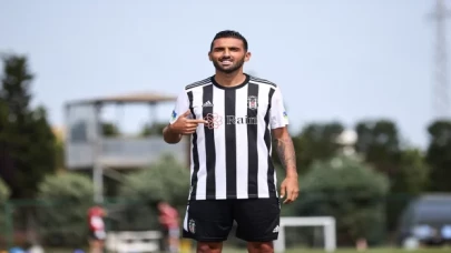 Beşiktaş’ta yeni sezon forma tanıtımı yapıldı