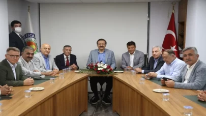 TOBB Başkanı Hisarcıklıoğlu Erdemli Ticaret ve Sanayi Odasını ziyaret etti