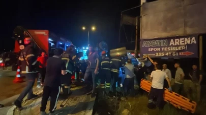 Kocaeli’de devrilen otomobildeki 4 kişi yaralandı