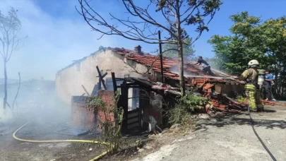 Maltepe’de gecekonduda çıkan yangın söndürüldü