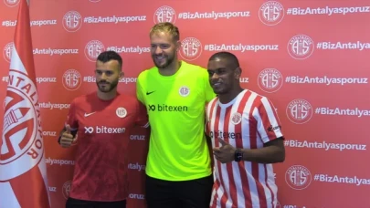 Antalyaspor, Martins, Boffin ve Güray Vural ile sözleşme yeniledi
