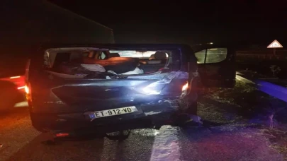 Kırklareli’nde tırdan kopan lastiğin neden olduğu kazada 7 kişi yaralandı