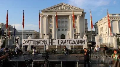 Kuzey Makedonya’daki protestoda gerginlik yaşandı