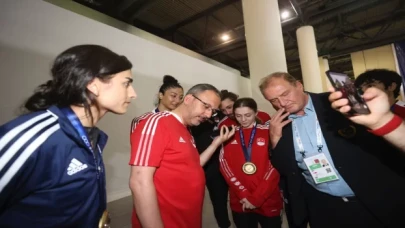 Cumhurbaşkanı Erdoğan, Akdeniz Oyunları’nda mücadele eden tekvandocularla telefonda görüştü: