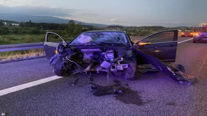 Manisa’da iki otomobilin çarpıştığı kazada 2 kardeş öldü
