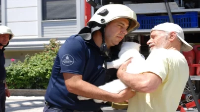 Maltepe’de 4 katlı binada çıkan yangın söndürüldü