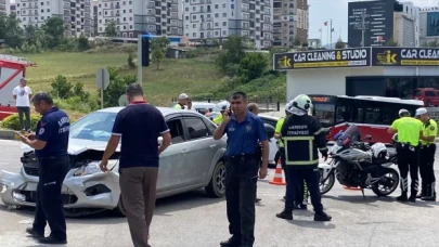 Samsun’da iki otomobil çarpıştı, 7 kişi yaralandı