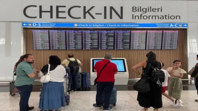 İstanbul’daki havalimanlarında Kurban Bayramı yoğunluğu yaşanıyor