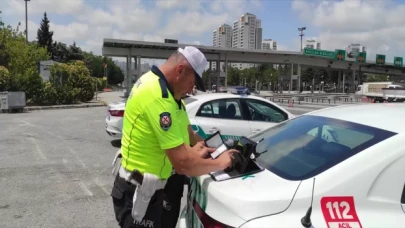 İstanbul’da emniyet kemeri ile sürücü belgesi denetimi