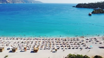 Antalya ve Muğla sahillerinde bayram tatili yoğunluğu yaşanıyor