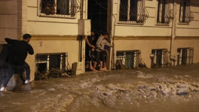 GÜNCELLEME  İstanbul’da gök gürültülü sağanak etkili oluyor