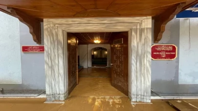 İstanbul’daki yağışta Sarıyer’deki bir camiyi su bastı