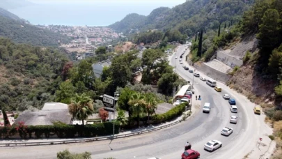 Muğla’nın turistik ilçelerinde bayram trafiği yoğunluğu yaşanıyor