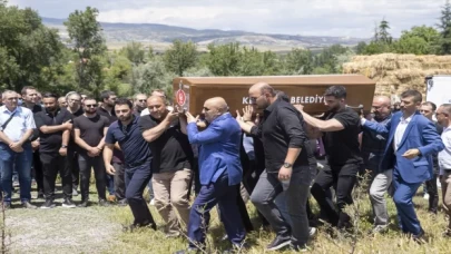 Tekne kazasında yaşamını yitiren iş insanı ve eşinin cenazeleri defnedildi