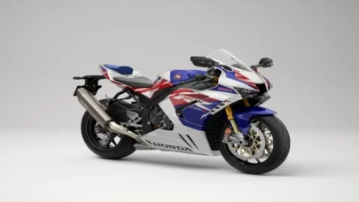 Honda’nın sınırlı sayıda üretilen Fireblade SP 30. yıl özel serisi Türkiye’de