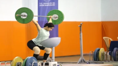 Yıldız Kadınlar Halter Milli Takımı, Avrupa şampiyonluğu için form tutuyor