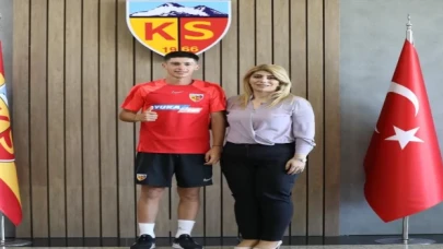 Kayserispor, altyapıdan Baran Ali Gezek ile profesyonel sözleşme imzaladı