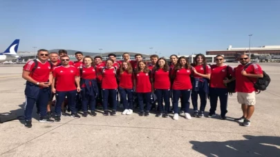 EYOF 2022’de mücadele edecek milli yüzücüler Slovakya’ya gitti