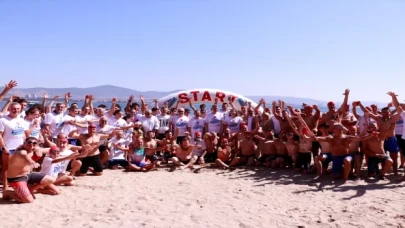 İzmit Körfezi’ni yüzerek geçtiler