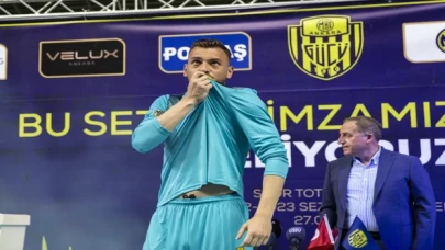 MKE Ankaragücü, yeni transferlerine imza töreni düzenledi