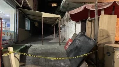 İzmir’de bıçaklı kavgada bir kişi hayatını kaybetti