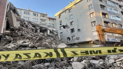 İstanbul’da yıkım sırasında zarar gören binadaki 5 daire boşaltıldı