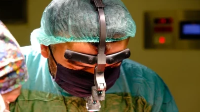 Amerikalı hemşireye Van’da estetik operasyon yapıldı