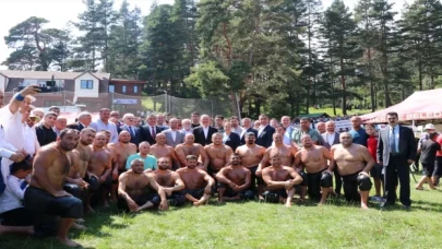 İçişleri Bakanı Soylu 71. Esentepe Yağlı Güreşlerini izledi: