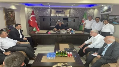 İYİ Parti Grup Başkanvekili Dervişoğlu, İzmir’de bazı STK’ları ziyaret etti