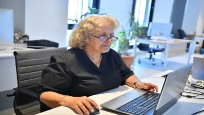 Üniversite okuma hayali 62 yaşında İstanbul Gelişim Üniversitesi’nde gerçek oldu