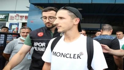 Trabzonspor’un transfer görüşmeleri yaptığı Makedon Enis Bardhi, Trabzon’a geldi