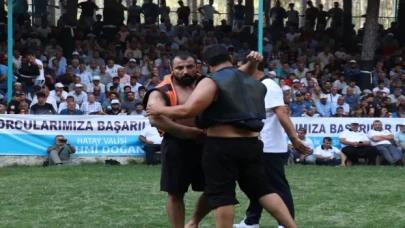 Kapışmalı Aba Güreşi Türkiye Şampiyonası’nın başpehlivanı Barış Güngör oldu