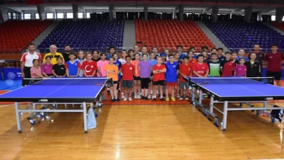 Masa tenisinin küçük sporcuları Ordu’da geleceğe hazırlanıyor