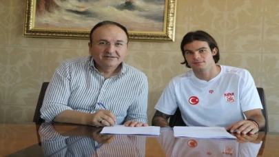 Sivasspor, Yunan futbolcu Charilaos Charisis’i transfer etti
